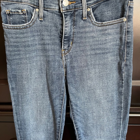 Levi’s 311 Shaping Skinny Jeans - Picture 2 of 2